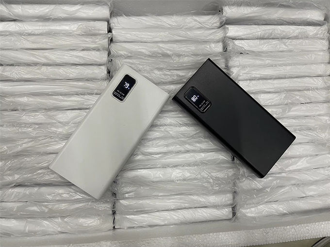 Outdoor Portable 10000mah PowerBank LED Display PD QC3.0 22.5W Carregamento Rápido Slim Power Banks 10000mAh Carregador USB-C para iphone 15 4